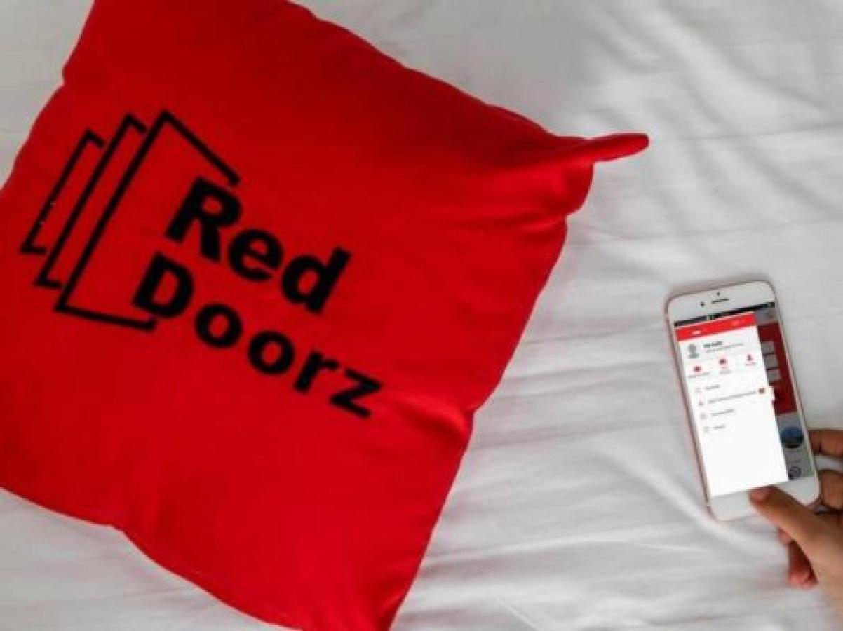 Reddoorz Plus Near Stie Ykpn 2 Maguwo Eksteriør bilde
